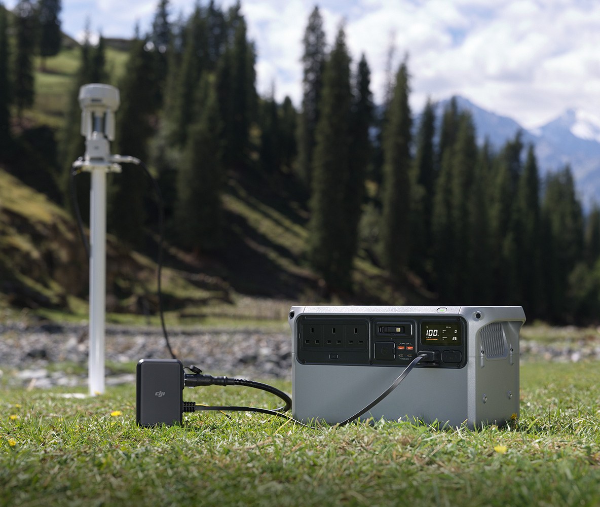 The Auro 2000 Elite powering a ground station in a forest